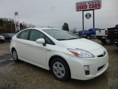 Blizzard White Pearl Toyota Prius Hybrid II.  Click to enlarge.