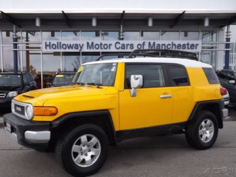 Sun Fusion Yellow Toyota FJ Cruiser 4WD.  Click to enlarge.