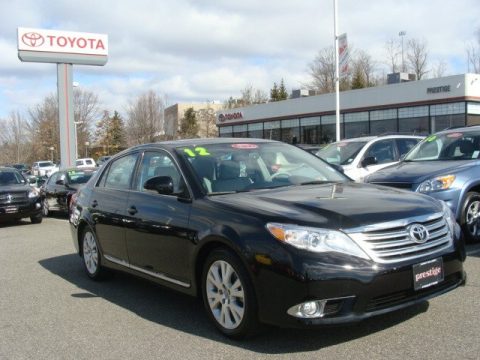Black Toyota Avalon .  Click to enlarge.