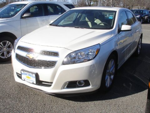 White Diamond Tricoat Chevrolet Malibu LT.  Click to enlarge.
