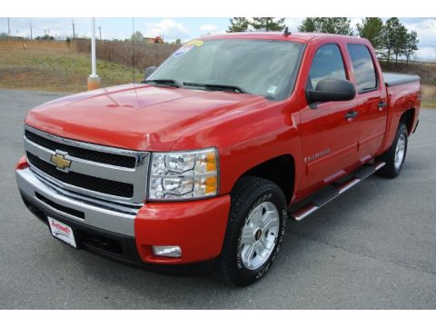 Victory Red Chevrolet Silverado 1500 LT Crew Cab 4x4.  Click to enlarge.