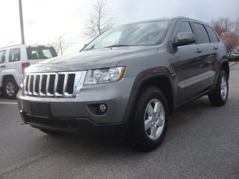 Mineral Gray Metallic Jeep Grand Cherokee Laredo.  Click to enlarge.