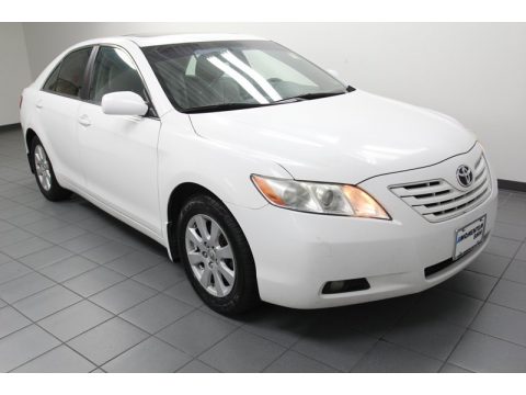 Super White Toyota Camry XLE. Click to enlarge. Super White Toyota Camry XLE. Click to enlarge.