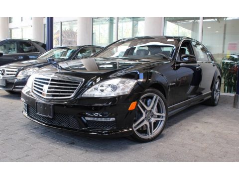 Black Mercedes-Benz S 63 AMG Sedan.  Click to enlarge.