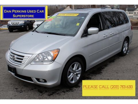 Alabaster Silver Metallic Honda Odyssey Touring.  Click to enlarge.