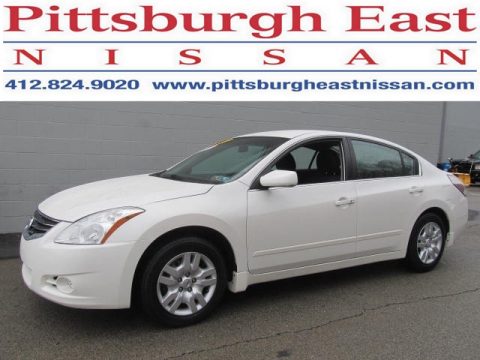 Winter Frost White Nissan Altima 2.5 S.  Click to enlarge.