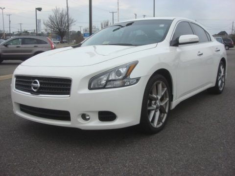 Winter Frost White Nissan Maxima 3.5 SV Premium.  Click to enlarge.