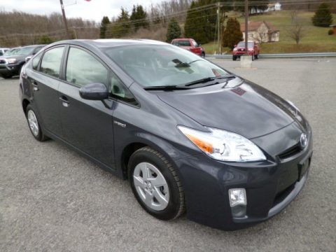 Winter Gray Metallic Toyota Prius Hybrid II.  Click to enlarge.