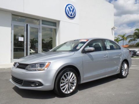 Reflex Silver Metallic Volkswagen Jetta SEL Sedan.  Click to enlarge.