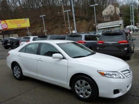 Super White Toyota Camry LE.  Click to enlarge.