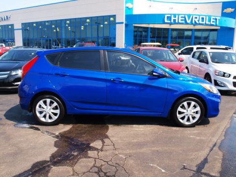 Marathon Blue Hyundai Accent SE 5 Door.  Click to enlarge.