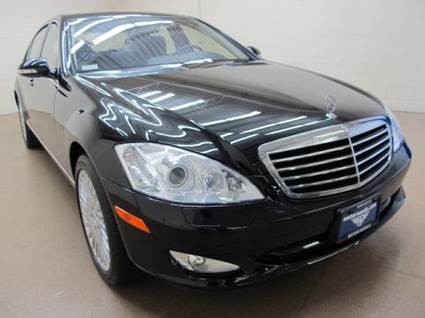 Black Mercedes-Benz S 550 4Matic Sedan.  Click to enlarge.