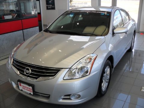 Brilliant Silver Nissan Altima 2.5 S.  Click to enlarge.