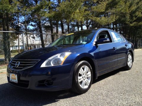 Navy Blue Nissan Altima 2.5 SL.  Click to enlarge.