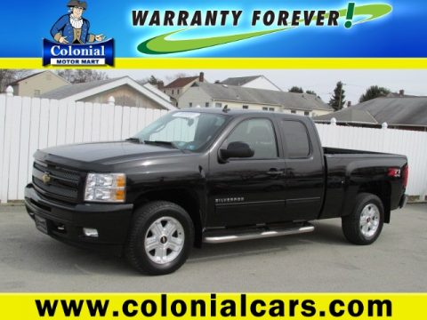 Black Chevrolet Silverado 1500 LT Extended Cab 4x4.  Click to enlarge.