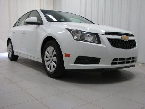 Summit White Chevrolet Cruze LT.  Click to enlarge.
