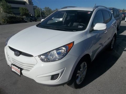 Cotton White Hyundai Tucson GLS.  Click to enlarge.