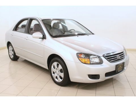 Bright Silver Metallic Kia Spectra EX Sedan.  Click to enlarge.