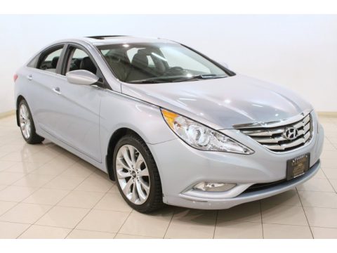Iridescent Silver Blue Metallic Hyundai Sonata SE 2.0T.  Click to enlarge.