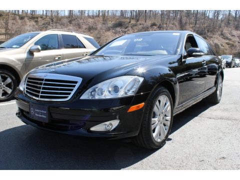 Black Mercedes-Benz S 550 4Matic Sedan.  Click to enlarge.
