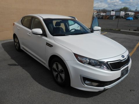 Snow White Pearl Kia Optima Hybrid.  Click to enlarge.