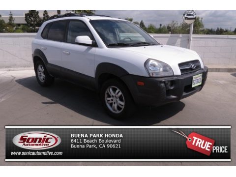 Stone White Hyundai Tucson SE. Click to enlarge. Stone White Hyundai Tucson SE. Click to enlarge.