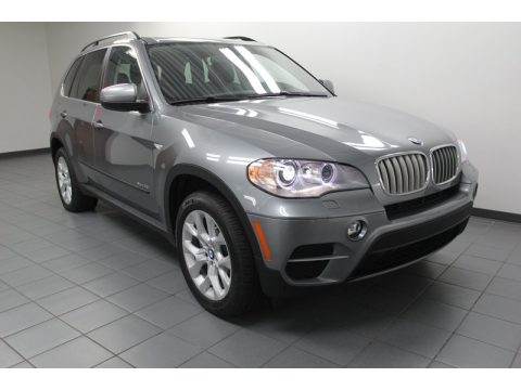 Space Gray Metallic BMW X5 xDrive 35i Premium.  Click to enlarge.