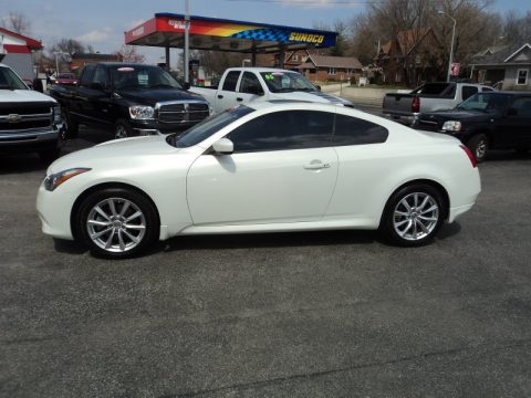 Moonlight White Infiniti G 37 x AWD Coupe.  Click to enlarge.