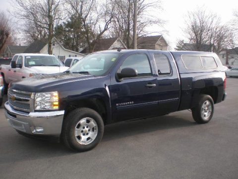 Imperial Blue Metallic Chevrolet Silverado 1500 LT Extended Cab.  Click to enlarge.