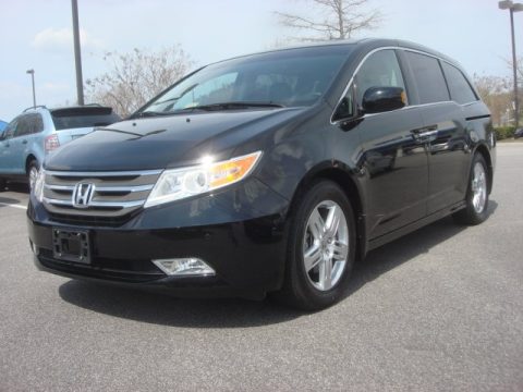Crystal Black Pearl Honda Odyssey Touring.  Click to enlarge.