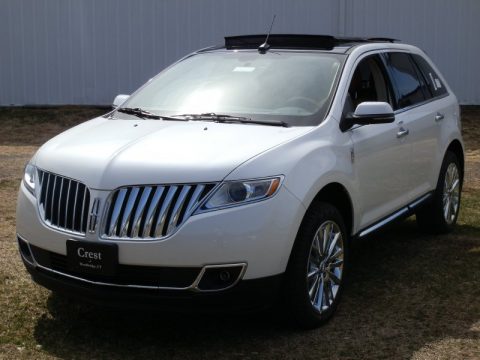 White Platinum Tri-Coat Lincoln MKX AWD.  Click to enlarge.