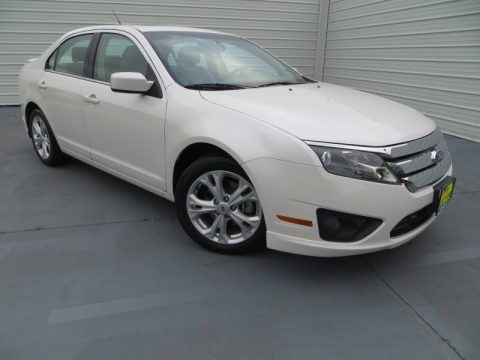 White Platinum Tri-Coat Ford Fusion SE.  Click to enlarge.