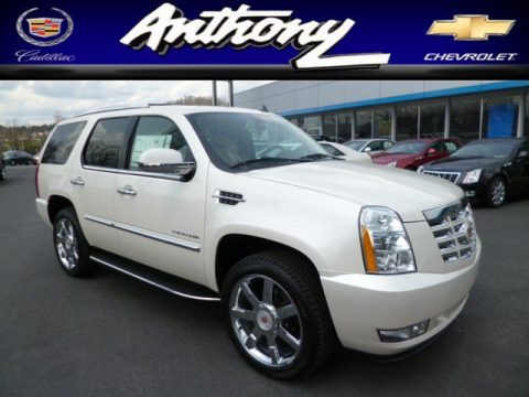 White Diamond Tricoat Cadillac Escalade Luxury AWD.  Click to enlarge.