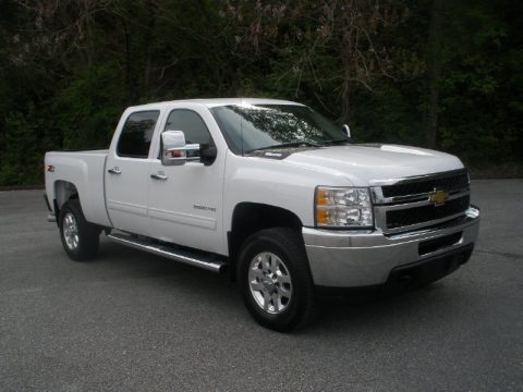 Summit White Chevrolet Silverado 2500HD LT Crew Cab 4x4.  Click to enlarge.