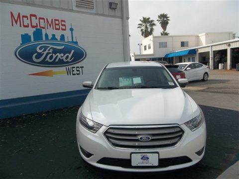 White Platinum Tri-Coat Ford Taurus SEL.  Click to enlarge.