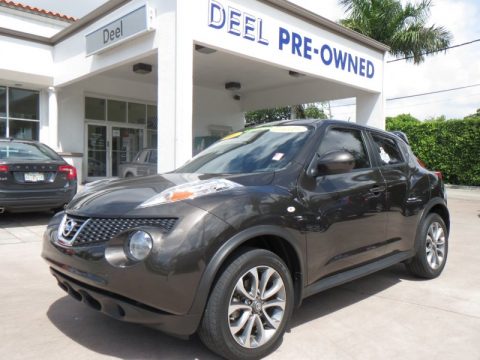 Metallic Bronze Nissan Juke SV.  Click to enlarge.