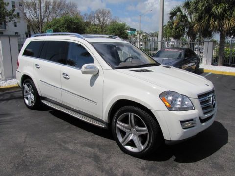 Arctic White Mercedes-Benz GL 550 4Matic.  Click to enlarge.