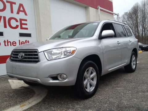 Classic Silver Metallic Toyota Highlander SE 4WD.  Click to enlarge.