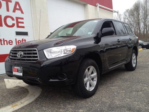 Black Toyota Highlander V6 4WD.  Click to enlarge.