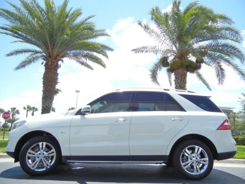 Arctic White Mercedes-Benz ML 350 4Matic.  Click to enlarge.