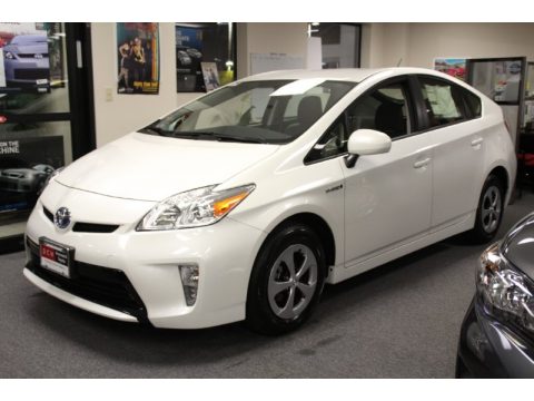 Blizzard White Pearl Toyota Prius Three Hybrid.  Click to enlarge.