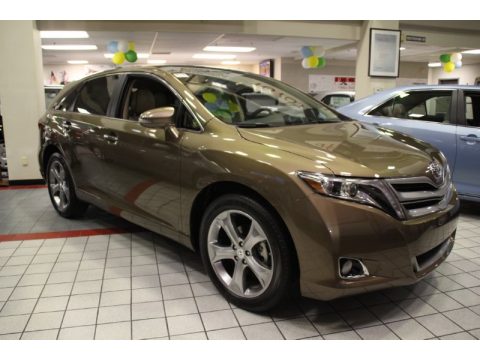 Golden Umber Metallic Toyota Venza Limited AWD.  Click to enlarge.