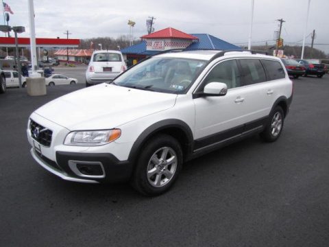 Ice White Volvo XC70 3.2 AWD.  Click to enlarge.