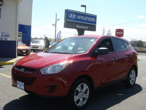 Garnet Red Hyundai Tucson GL.  Click to enlarge.