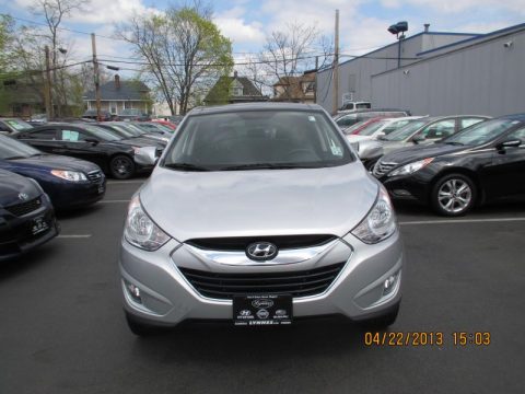 Diamond Silver Hyundai Tucson Limited AWD.  Click to enlarge.