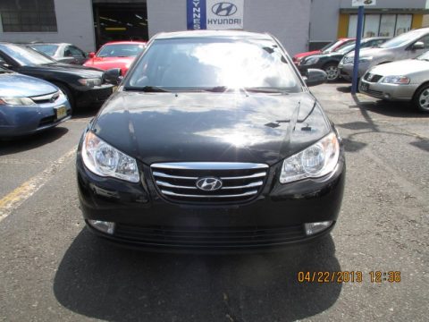 Ebony Black Hyundai Elantra SE.  Click to enlarge.