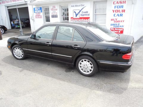 Black Mercedes-Benz E 320 Sedan.  Click to enlarge.