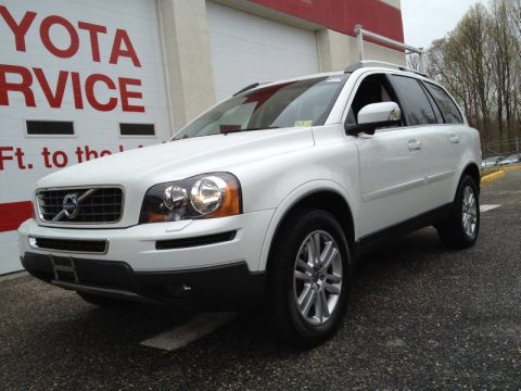 Ice White Volvo XC90 3.2 AWD.  Click to enlarge.