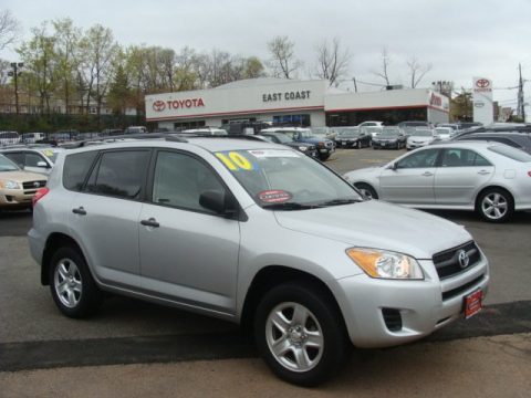 Classic Silver Metallic Toyota RAV4 I4 4WD.  Click to enlarge.
