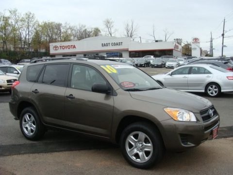Pyrite Metallic Toyota RAV4 I4 4WD.  Click to enlarge.